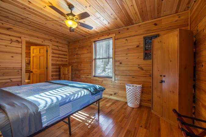 Secluded cabin escape at Little Pine Cabin in Hocking Hills Ohio